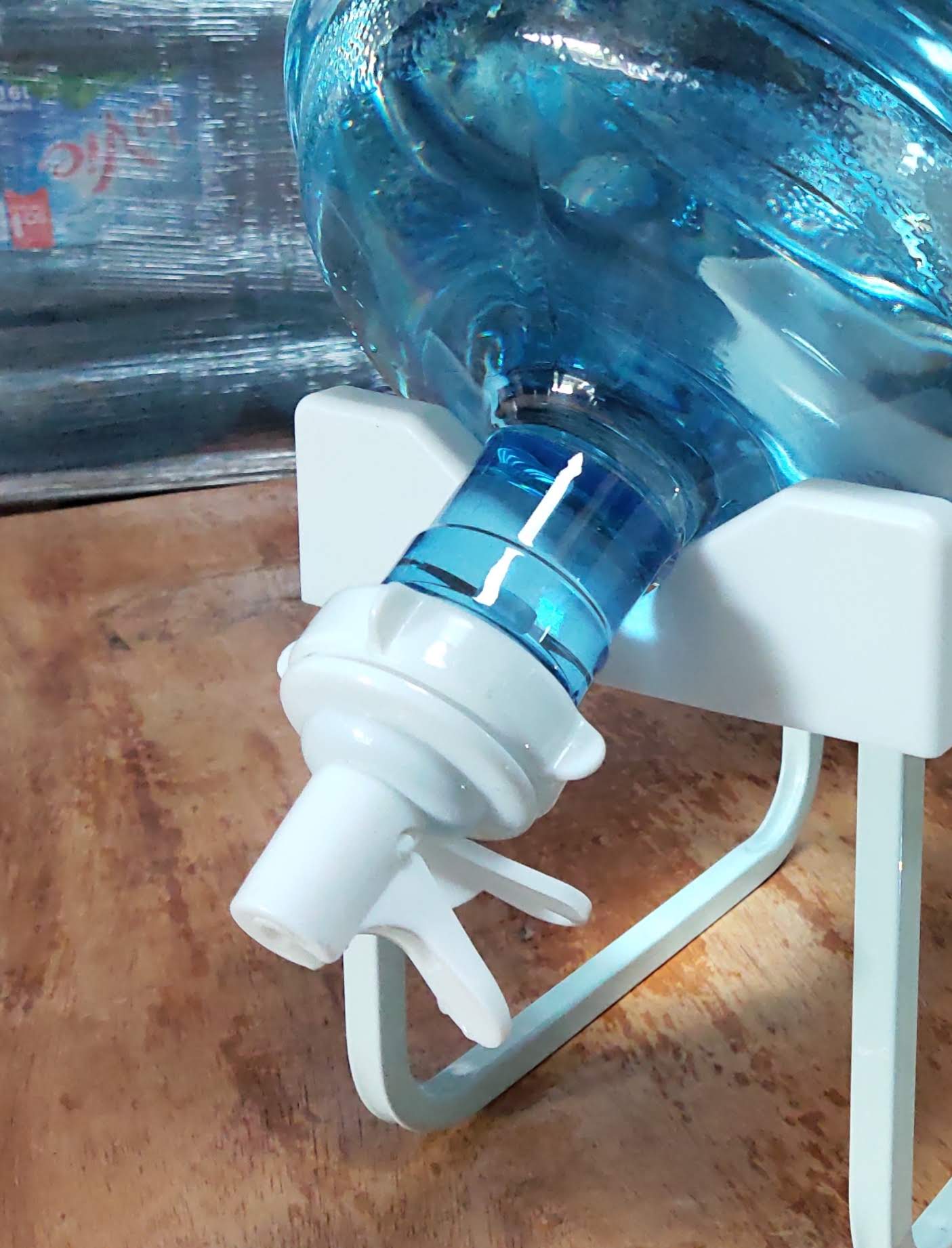 Phân loại vòi bình Lavie 19L giúp khách hàng chọn đúng thiết kế, đảm bảo rót nước tiện lợi